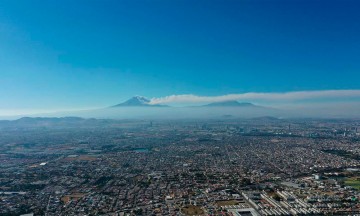 Afecta caída de ceniza volcánica zona norte de la capital