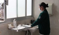 Enfermeras y enfermeros combaten el Covid-19 sin festejos por su día