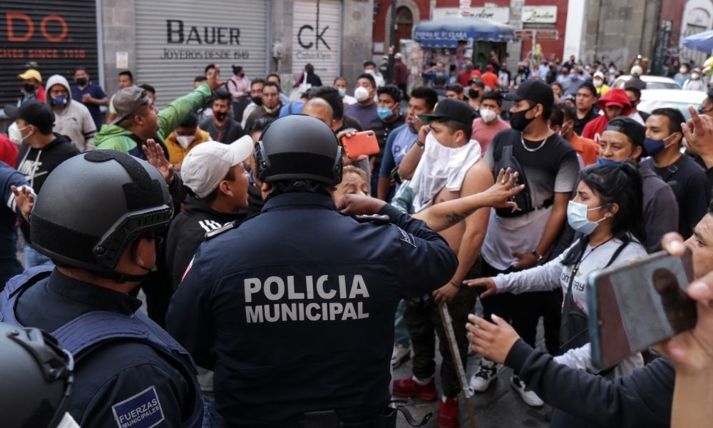 Fuerza 2000 y Antorcha Campesina incumplen decreto en calles y tianguis  