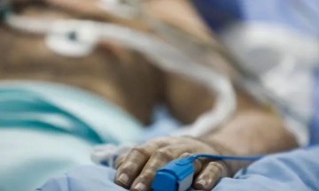 Bastan 72 horas para que paciente grave por coronavirus muera