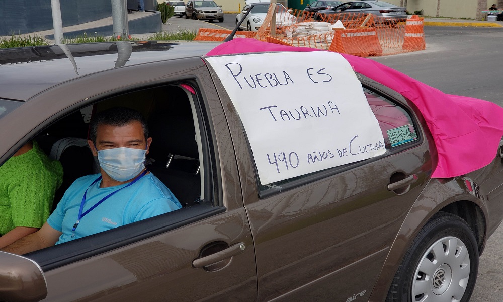 Protestan integrantes de Puebla es Taurina contra prohibición de corridas de toros en la capital 