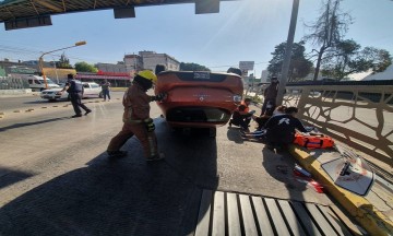 Volcadura deja dos mujeres con lesiones leves