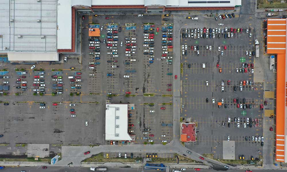 Plantean diputados que Centros Comerciales otorguen gratis una hora el estacionamiento 