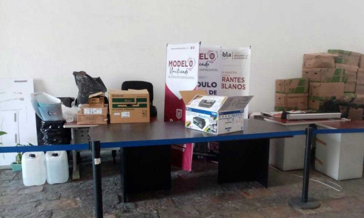Desalojan oficinas de Atención al Migrante del Ayuntamiento de Puebla 