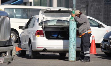 Aún no entregan apoyos para rellenar tanques de oxígeno ni cremación por fallecidos de covid-19 en Puebla 