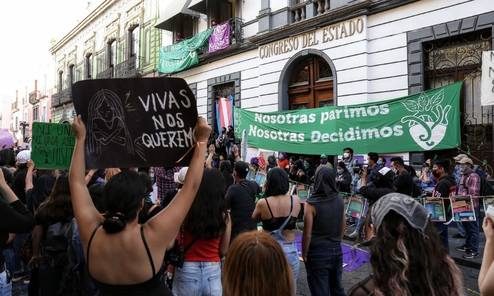 Urgen feministas a la Jucopo realizar primer parlamento abierto sobre aborto 