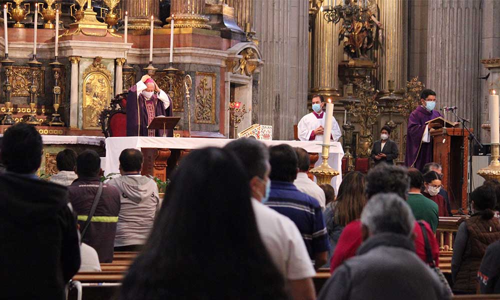 Arzobispo de Puebla pide por un mejor manejo en vacunación a adultos mayores 