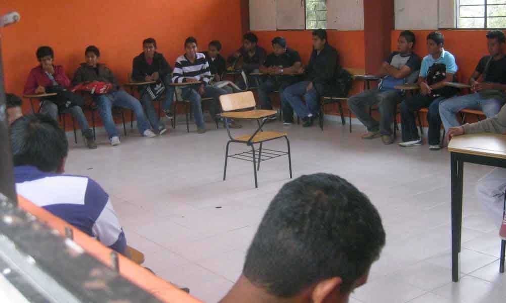 Denuncian que SEP incumple con pago a docentes de telebachilleratos en Puebla 