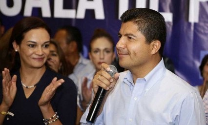 PRI y PAN respaldarían a Eduardo Rivera en candidatura en común 