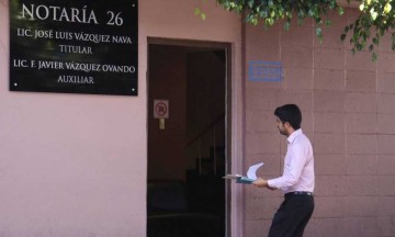 Nueva ley notarial en Puebla seguiría beneficiando a actores políticos, dice experto 