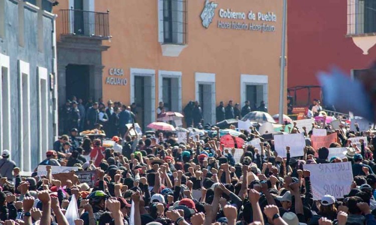 En el recuerdo quedó la Mega Marcha Universitaria del 5M20 realizada en Puebla 