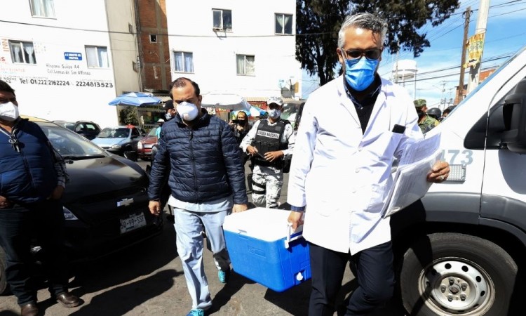 Preparan vacunación contra covid-19 en Puebla capital 