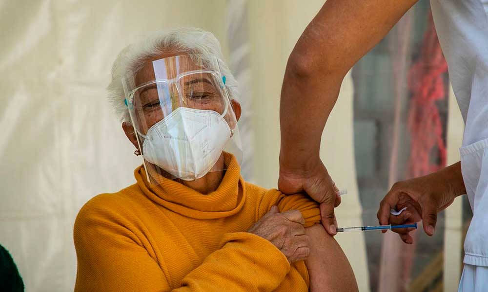 Te decimos cómo registrar a los adultos mayores que vivan al sur de Puebla capital para la vacuna