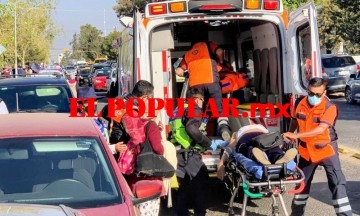 Mujer sufre infarto en fila para vacuna contra Covid-19 en Ciudad Universitaria