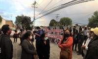Entre gritos y acusaciones, chocan militantes de Morena por registro de candidatos