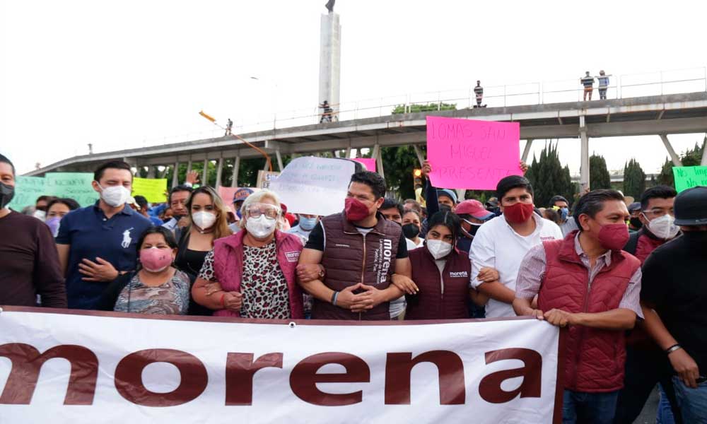 Marcha Biestro junto a simpatizantes contra candidatura de Claudia Rivera