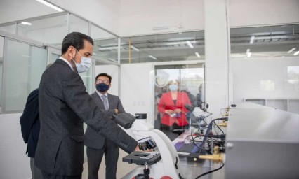 Entrega Rector de Buap laboratorios remodelados en la Facultad de Ciencias Biológicas