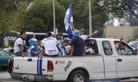 Aficionados llegan al Cuauhtémoc para partido del Club Puebla vs Santos 