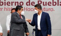 Hacer equipo por un mejor ambiente social y político en Puebla, concuerdan Barbosa y Eduardo Rivera 