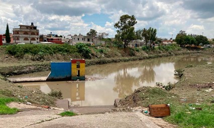 Tras las fuertes lluvias, habitantes aledaños del Puente Negro aseguran que no hubo presencia de Protección Civil