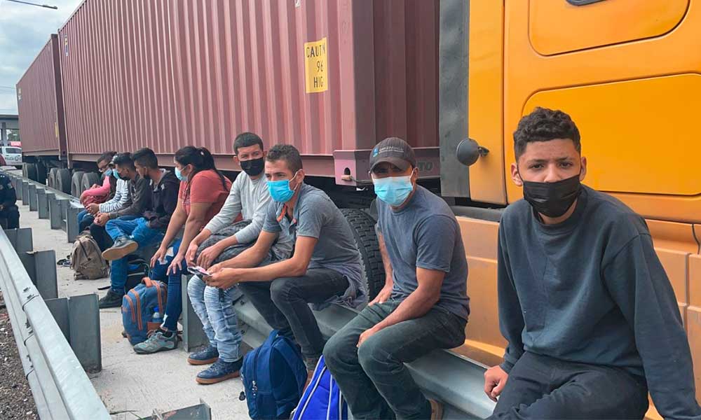 Rescatan en Puebla a 35 migrantes centroamericanos 