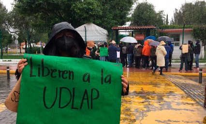 “Liberen a la UDLAP”, gritan alumnos y exalumnos de la universidad, desconocen “nuevo patronato” 