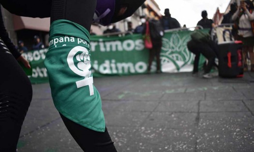 Ante próximas discusiones de la ILE en Comisiones del Congreso de Puebla, colectivos feministas se mantienen sin reacciones