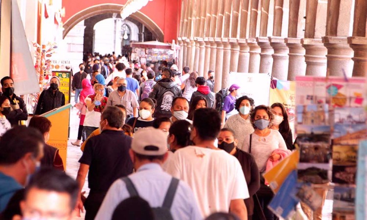 Anuncian la llegada de la tercera ola de contagios del virus COVID-19 en Puebla 