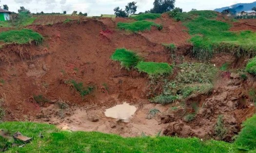 Aparece un nuevo socavón en Puebla, ahora en el municipio de Ahuazotepec