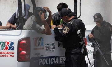 Policía rescata a 12 migrantes guatemaltecos en Puebla