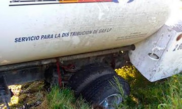 Atascan pipa y la dejan abandonada