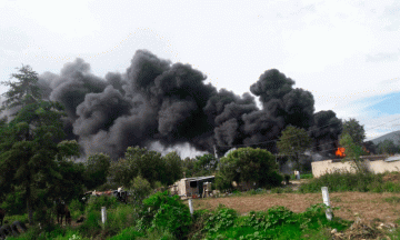 Alarma a Quecholac incendio en toma clandestina
