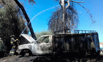 Se incendia camioneta con combustible robado en Tepeaca