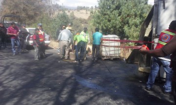 Reparten combustible robado en Tlahuapan tras balacera