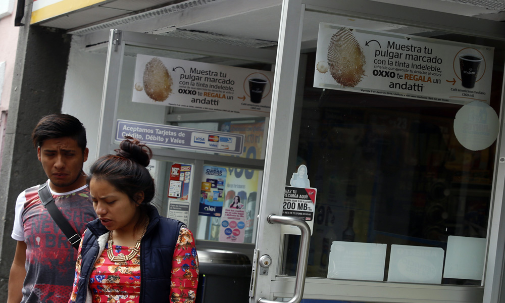 Atracan dos tiendas en cuestión de horas