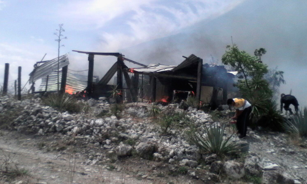 Deja incendio pérdida total de una casa en Izúcar