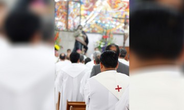 Pescan a falso padre en Huehuetlán El Grande
