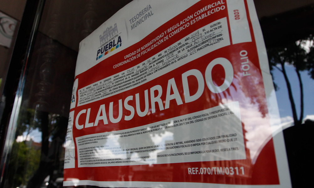 Clausuran por irregularidades 8 bares de Puebla capital
