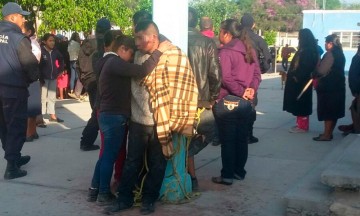Intentan linchar a 3 adolescentes en Tlacotepec