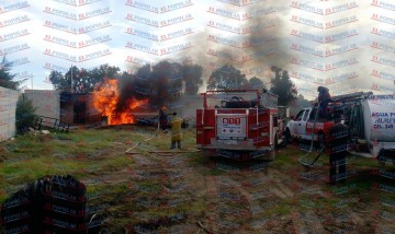 Explota casa con huachicol en Los Reyes de Juárez