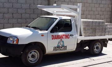 Sacan 4 vehículos de empresa constructora