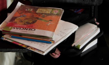 Sorprenden a profesor en la recámara de una exalumna