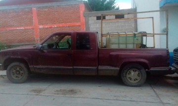 Aseguran camionetas de chupaductos