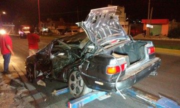 Adolescente provoca 2 choques y 1 muerto