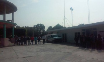 Corren vecinos a presuntos robachicos