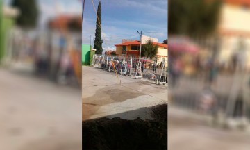 Buscan pobladores tomar la Presidencia de Acatlán