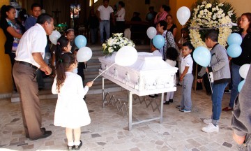 Despiden a menor asesinado por padrastro