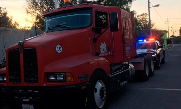 Recuperan tractocamión robado en Autopista Puebla-Orizaba