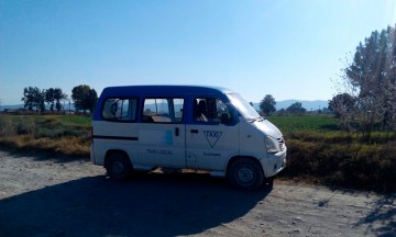Tunden pasajeros a trabajadores de Secretaría de Infraestructura