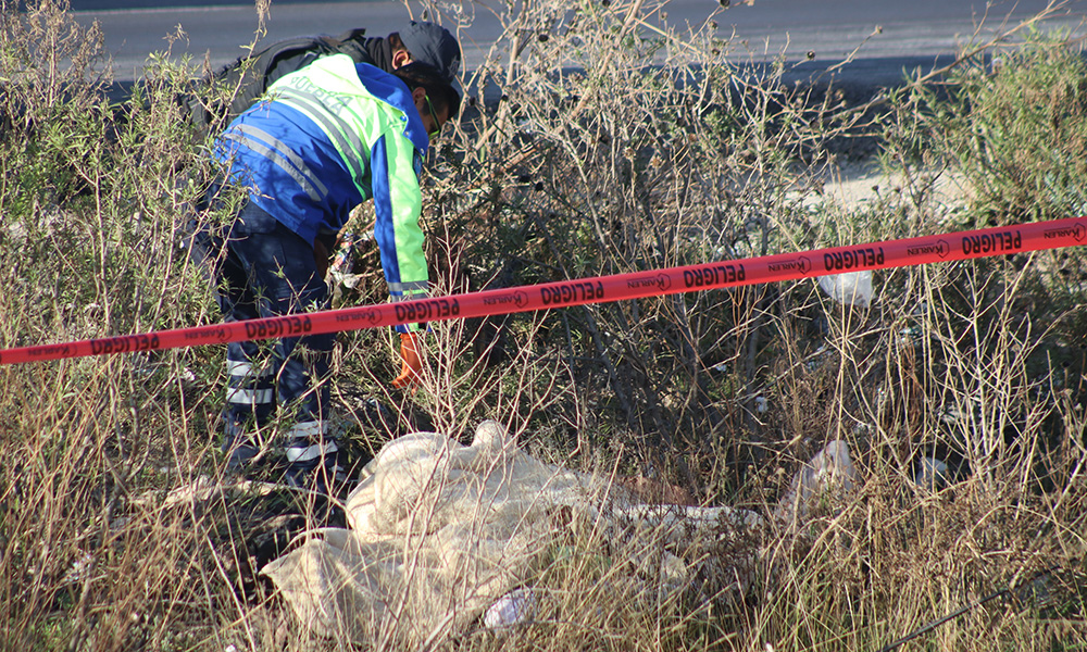 Hallan dos ejecutados en el periférico